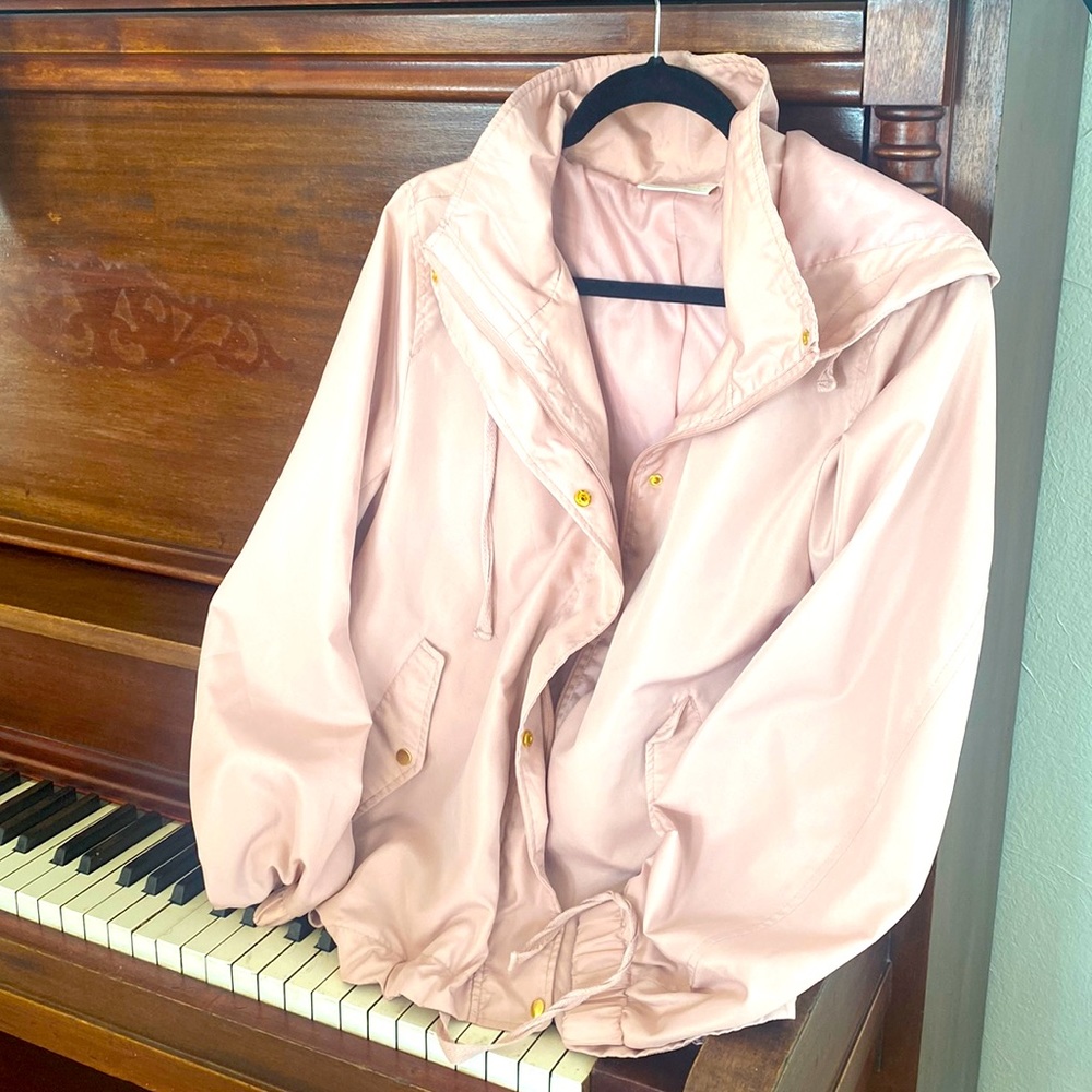 Dusty pink, light spring jacket with gold accents. EUC.
